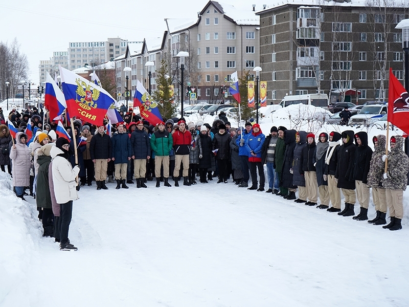 Слава защитникам Отечества: в Мегионе прошел митинг-концерт.