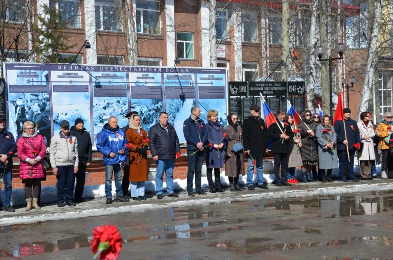 Мегионские партийцы почтили память воинов.