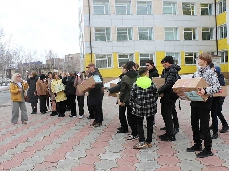 Из Мегиона в ЛНР отправятся три автомобиля УАЗ и груз гуманитарной помощи от школьников.