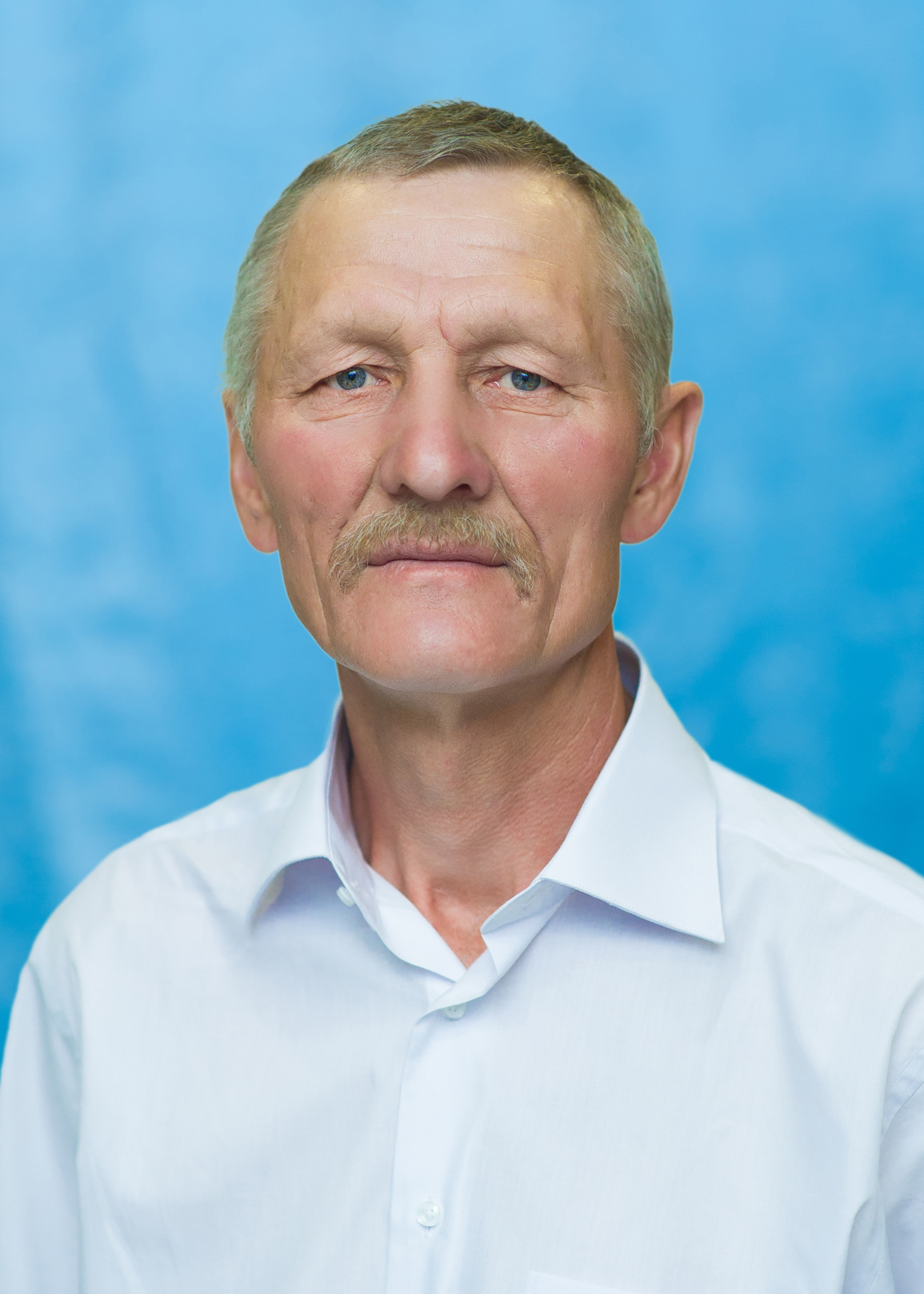 Сыстеров Юрий Леонидович.