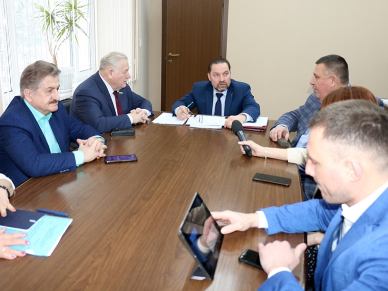 Строительство Комплексного центра социального обслуживания населения на контроле у депутатов. Строительство Комплексного центра социального обслуживания населения на контроле у депутатов.