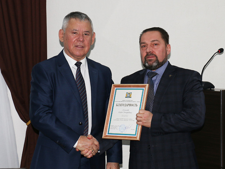 Организаторов весенней призывной кампании в Мегионе поощрили за качественную работу. Организаторов весенней призывной кампании в Мегионе поощрили за качественную работу.