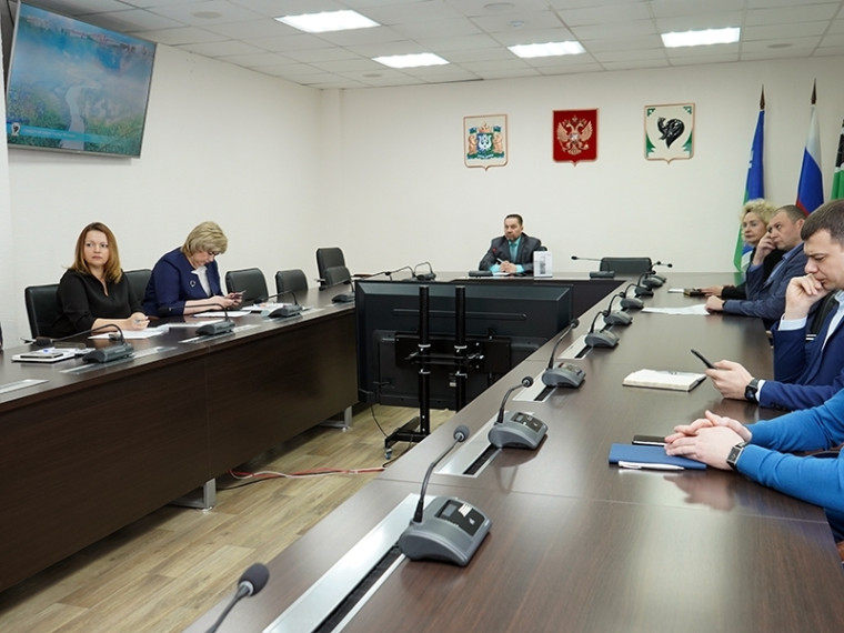 На аппаратном совещании в администрации города рассмотрели вопросы обеспечения жизнедеятельности муниципалитета. На аппаратном совещании в администрации города рассмотрели вопросы обеспечения жизнедеятельности муниципалитета.