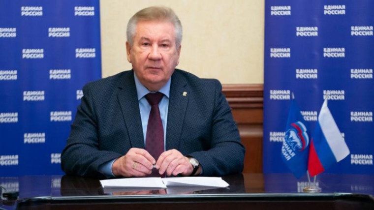 «Единая Россия» дала старт предварительному голосованию. Оно пройдет в электронном формате, а в новых регионах еще и очно. «Единая Россия» дала старт предварительному голосованию. Оно пройдет в электронном формате, а в новых регионах еще и очно.