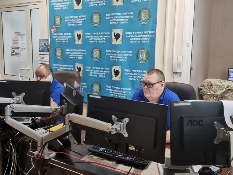 Мегионские спасатели принимают участие в учениях. Мегионские спасатели принимают участие в учениях.