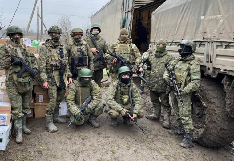 «Единая Россия» доставила на Донбасс «Посылки из дома». «Единая Россия» доставила на Донбасс «Посылки из дома».