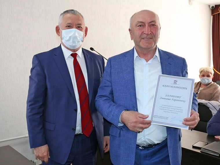 В благодарность за активность и неравнодушные награду руководства партии получил мегионский предприниматель. В благодарность за активность и неравнодушные награду руководства партии получил мегионский предприниматель.