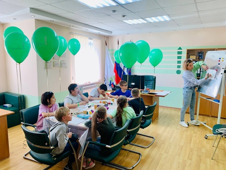 Яркие зебры, угощения и подарки. Яркие зебры, угощения и подарки.