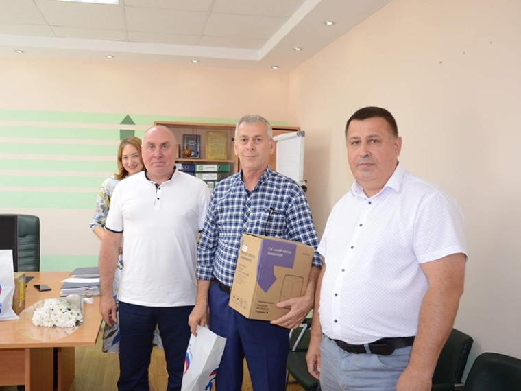 В Мегионе вручили подарки победителям патриотической викторины «Россия, меняющая мир». В Мегионе вручили подарки победителям патриотической викторины «Россия, меняющая мир».