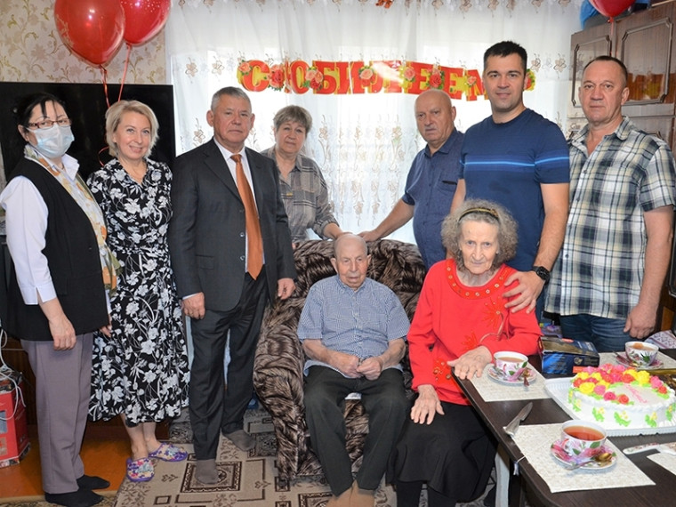 Ветерану войны Петру Круглову – 95 лет!. Ветерану войны Петру Круглову – 95 лет!.
