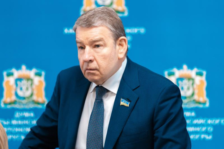 Алексей Андреев обратил внимание на необходимость решения дорожного вопроса в городах и поселках Югры. Алексей Андреев обратил внимание на необходимость решения дорожного вопроса в городах и поселках Югры.