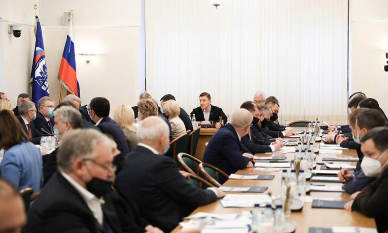 Соцподдержка, повышение безопасности на производствах и ужесточение наказания для педофилов - «Единая Россия» обозначила планы на весеннюю сессию. Соцподдержка, повышение безопасности на производствах и ужесточение наказания для педофилов - «Единая Россия» обозначила планы на весеннюю сессию.