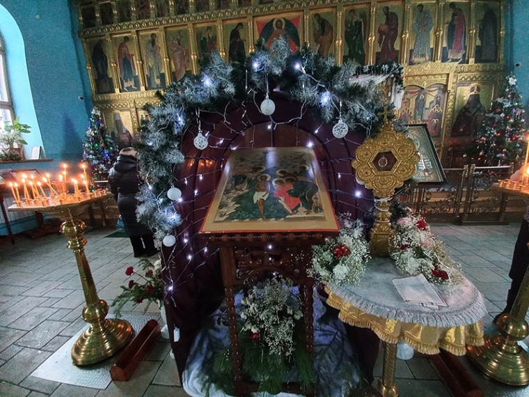 Сегодня православные христиане отмечают великий праздник - Крещение Господне. Сегодня православные христиане отмечают великий праздник - Крещение Господне.
