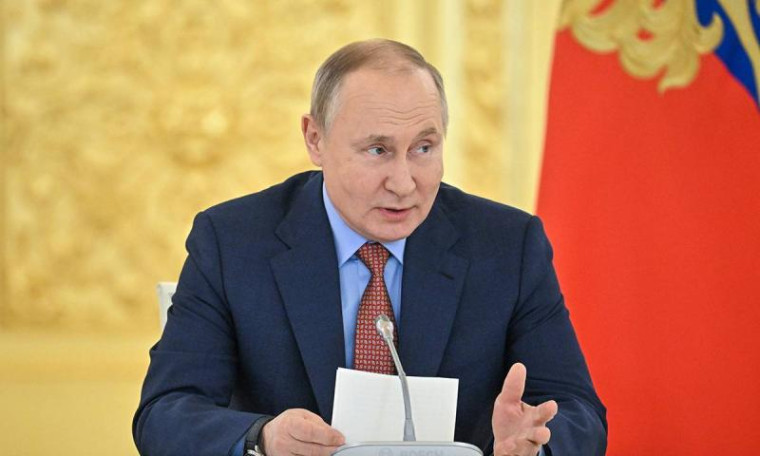 Владимир Путин поддержал инициативы «Единой России» о дистанционной продаже рецептурных лекарств и возможности дистанционно выписывать электронные рецепты. Владимир Путин поддержал инициативы «Единой России» о дистанционной продаже рецептурных лекарств и возможности дистанционно выписывать электронные рецепты.