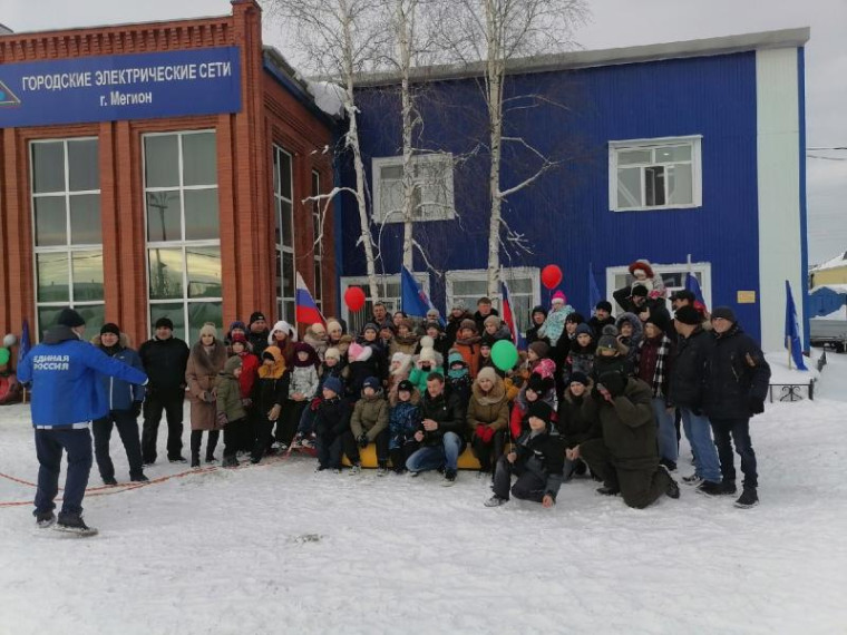 Единороссы организовали активный отдых для мегионских семей. Единороссы организовали активный отдых для мегионских семей.