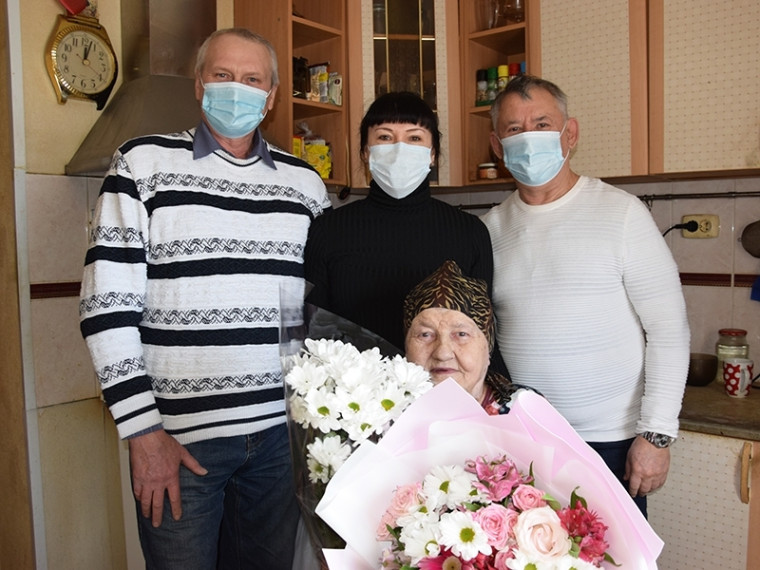 13 марта отметила свое 90-летие ветеран Великой Отечественной войны Надежда Ивановна Полякова. 13 марта отметила свое 90-летие ветеран Великой Отечественной войны Надежда Ивановна Полякова.