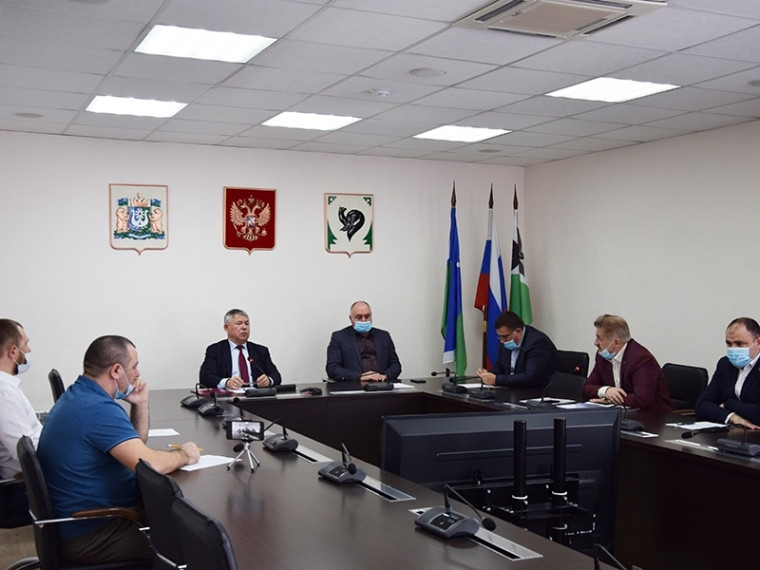 Вопросы благоустройства и газификации обсуждались на заседании депутатской комиссии по городскому хозяйству. Вопросы благоустройства и газификации обсуждались на заседании депутатской комиссии по городскому хозяйству.