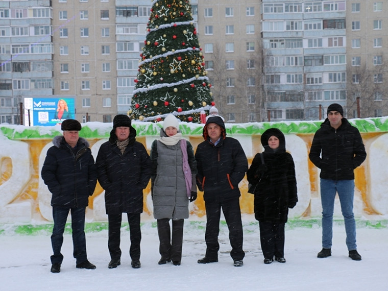 Куда сходить всей семьей в новогодние праздники? На каток!. Куда сходить всей семьей в новогодние праздники? На каток!.