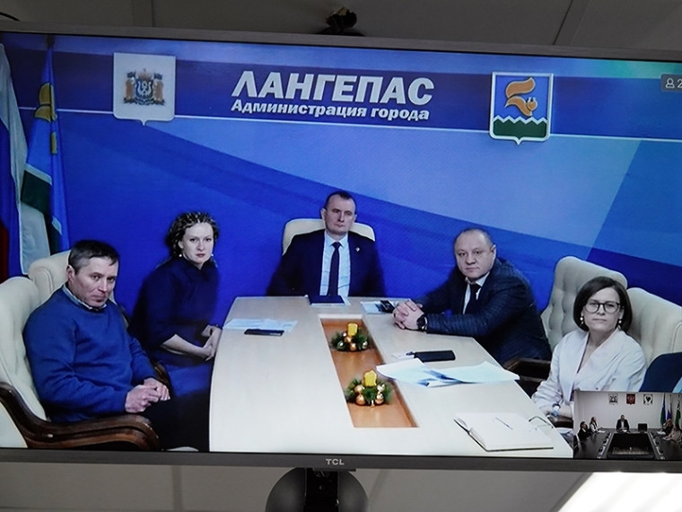 Об итогах социокультурного диктанта и планах новогодних мероприятий в Мегионе и Лангепасе. Об итогах социокультурного диктанта и планах новогодних мероприятий в Мегионе и Лангепасе.