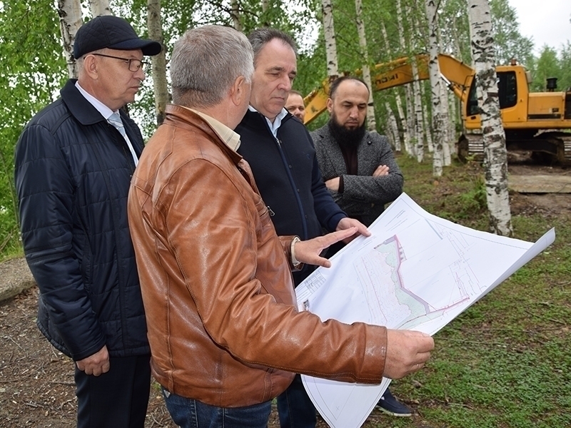 Заместитель руководителя Депжкк и энергетики Югры Сергей Эрнст ознакомился с ходом реализации проекта «Мега. Парк».