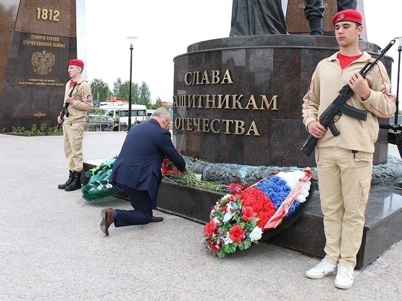 Мегионцы почтили минутой молчания память погибших в Великой Отечественной войне.