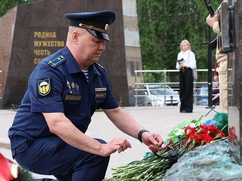 Мегионцы почтили минутой молчания память погибших в Великой Отечественной войне.