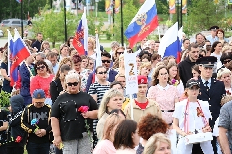 Мегионцы почтили минутой молчания память погибших в Великой Отечественной войне.