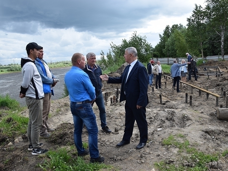 Глава города проконтролировал ход мероприятий по благоустройству двух общественно значимых объектов.