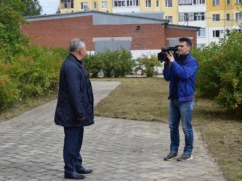 #ПешкомПоГороду: объект для содержания животных, двор дома на Чехова,1 и Мега.Парк.