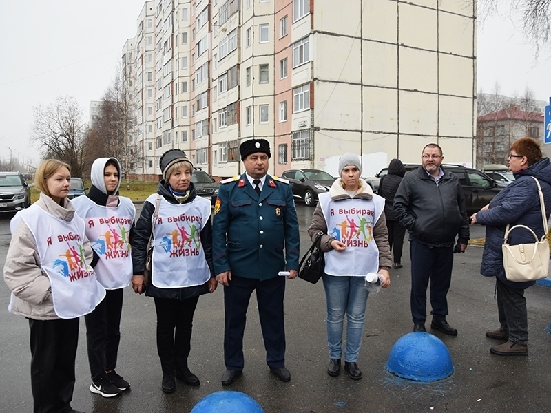 В Мегионе продолжается борьба со стеновой рекламой наркотиков.