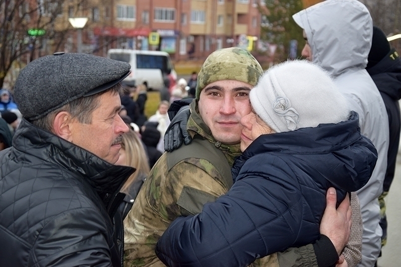 Возвращайтесь с победой, мы вас любим и будем очень ждать!.