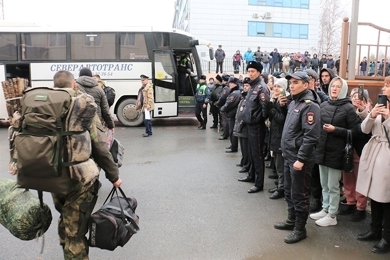 Возвращайтесь с победой, мы вас любим и будем очень ждать!.