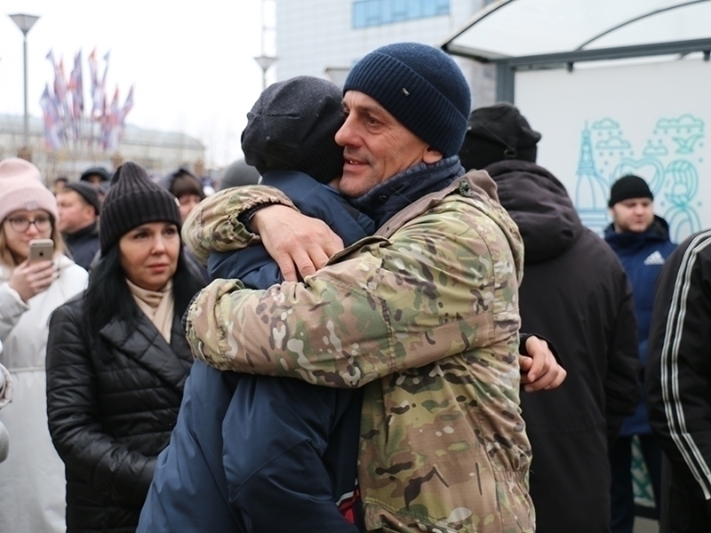 День вашего возвращения станет днем вашей славы и нашей гордости, доблестные защитники Отечества!.